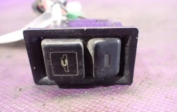 Isuzu Trooper Headlight wiper switch 693-0C8D