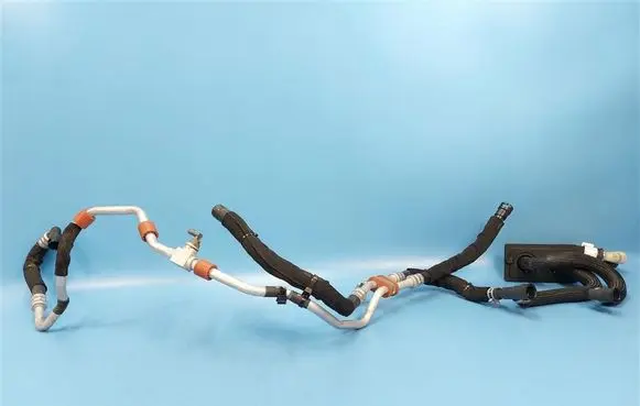 Ford Explorer Engine coolant pipe/hose L1M3-18C266-PA