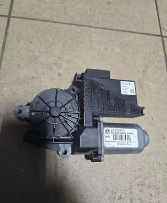 Skoda Roomster (5J) Front door window regulator motor 6Y2959802