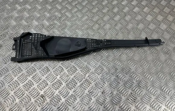 Dacia Duster Wiper trim 8200825457