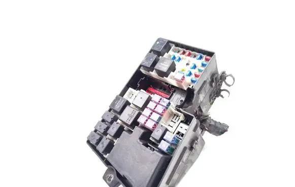 Mazda CX-7 Fuse module EG21-66767