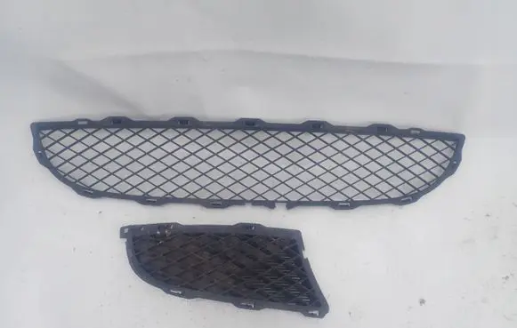 Mitsubishi Colt Front bumper lower grill