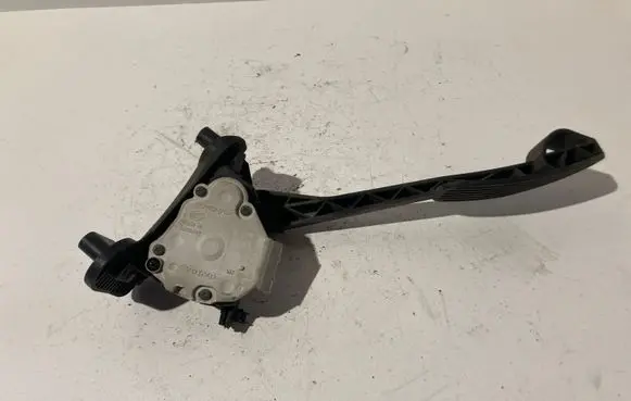 Volvo V70 Accelerator throttle pedal 007769