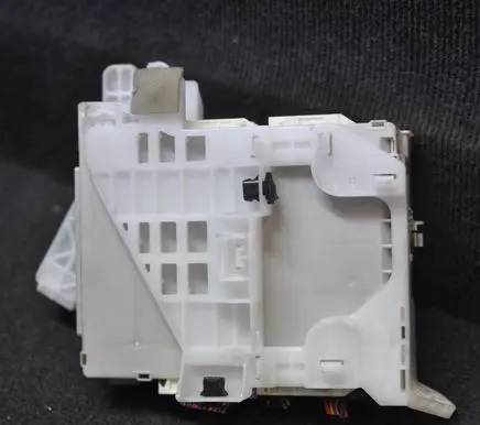 Toyota Prius (XW30) Fuse box set 8273047510
