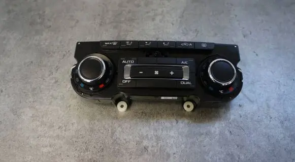 Skoda Yeti (5L) Climate control unit 3T0907044CK