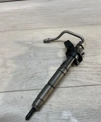 Mercedes-Benz R W251 Fuel injector A642070 071110 6MBD41