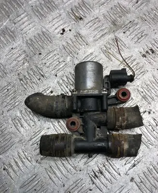 Audi A4 S4 B7 8E 8H Coolant heater control valve 8E0820036