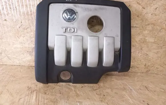Volkswagen Golf V Engine cover (trim) 03G103925BF