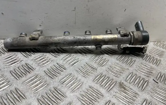 Mercedes-Benz C W204 Fuel main line pipe A6420703395 A6420700146