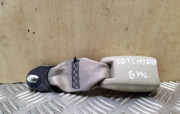 Mitsubishi Outlander Rear seatbelt buckle