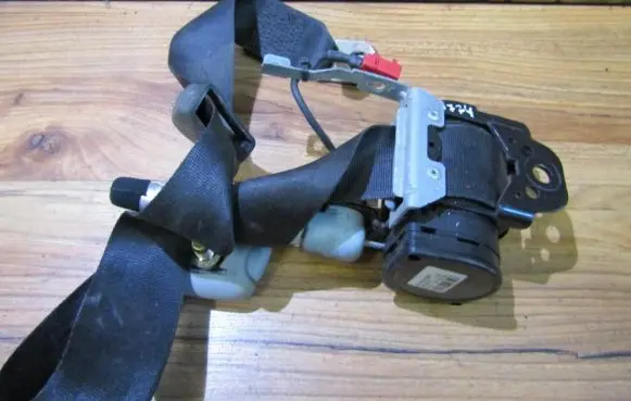 Mitsubishi Space Star Front seatbelt