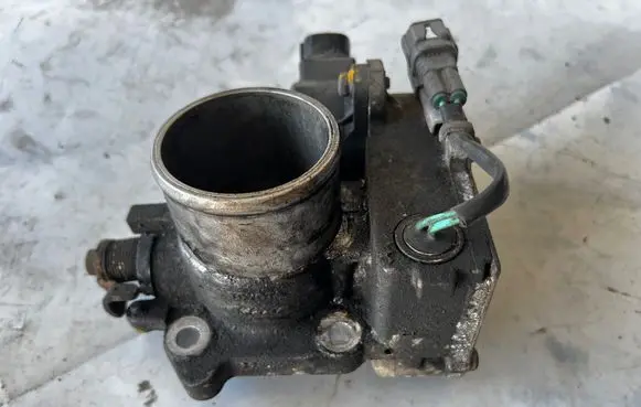 Toyota RAV 4 (XA20) Throttle valve