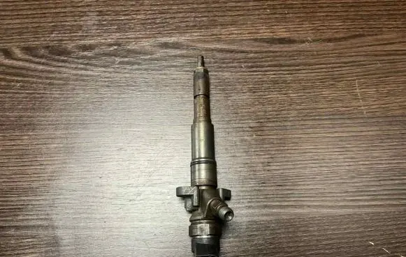BMW 5 E60 E61 Fuel injector L7794435 0445110209