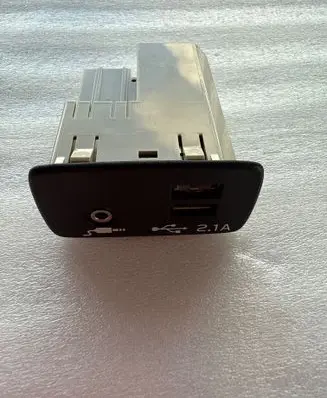 Subaru Forester SK USB socket connector 86257VA130