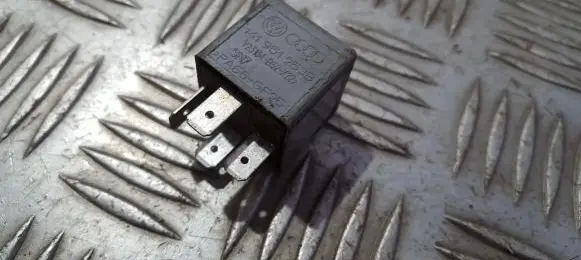 Volkswagen Golf V Other relay 141951253b