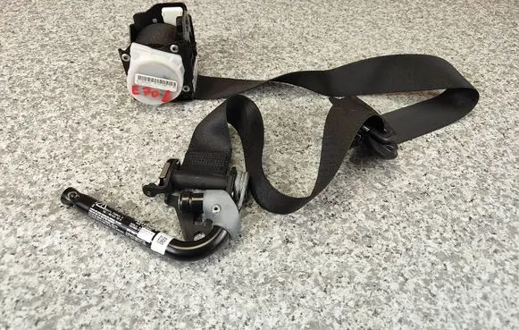 BMW X5 E70 Front seatbelt 6983143