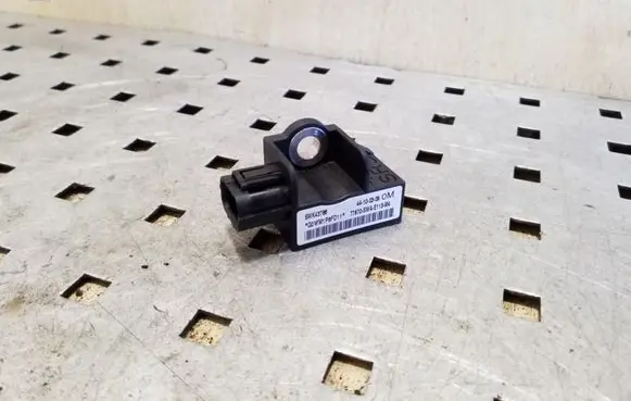 Honda CR-V Airbag deployment crash/impact sensor 5WK43786 77970SWAE113M4