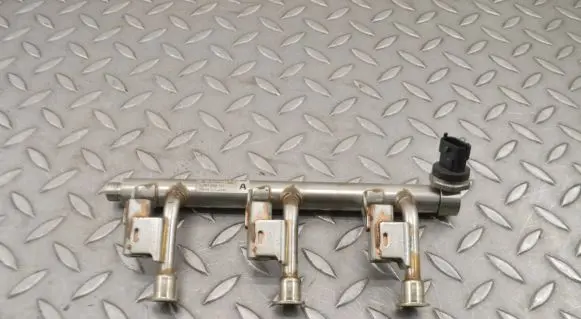 Ford Focus Fuel main line pipe DM5G9H487AA