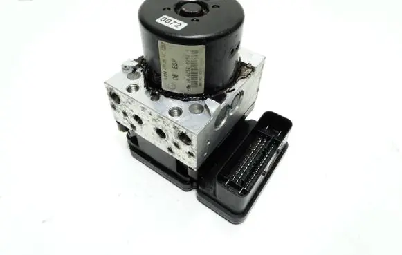 Mercedes-Benz C W204 ABS Pump A2044312512 A2045455432