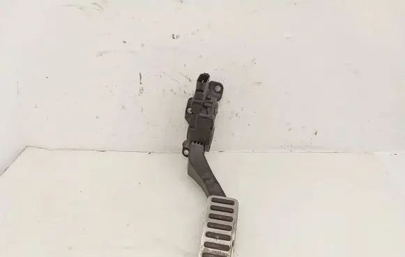 Volvo V60 Accelerator throttle pedal 31329372 6PV01083431