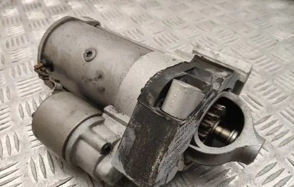 BMW 7 G11 G12 Starter motor 8588898