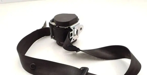 Rear seatbelt