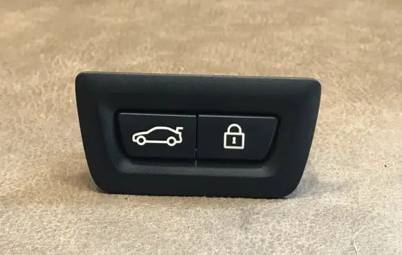 BMW 5 F10 F11 Tailgate/boot open switch button 9275121
