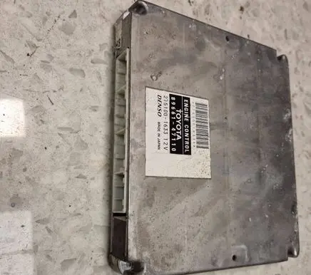 Toyota Prius (XW20) Engine control unit/module 2751001633 8966147110
