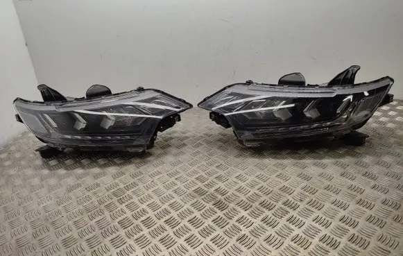 Mitsubishi Outlander Headlights/headlamps set 