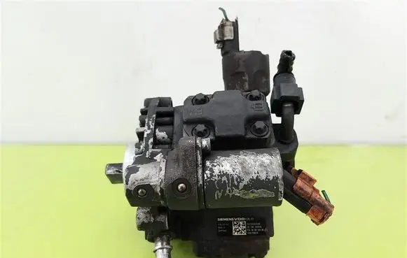 Ford C-MAX I Fuel injection high pressure pump 9658193980
