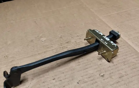 Jeep Cherokee III KJ Loading door check strap stopper 55360170AB