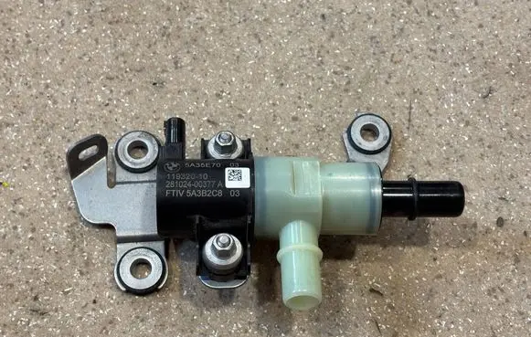 BMW 5 G60 G61 Fuel tank valve 5A35E70