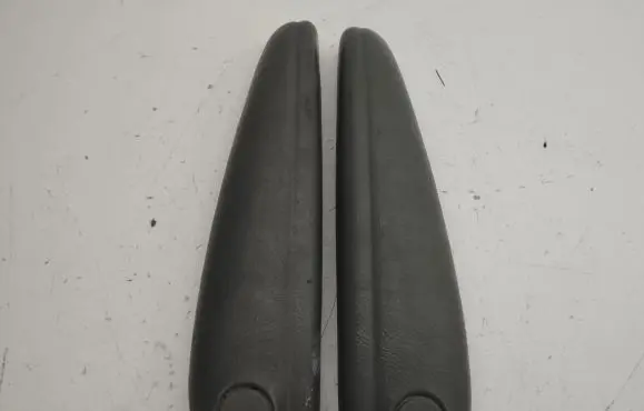 Chrysler Town u0026 Country V Rear seat armrest 