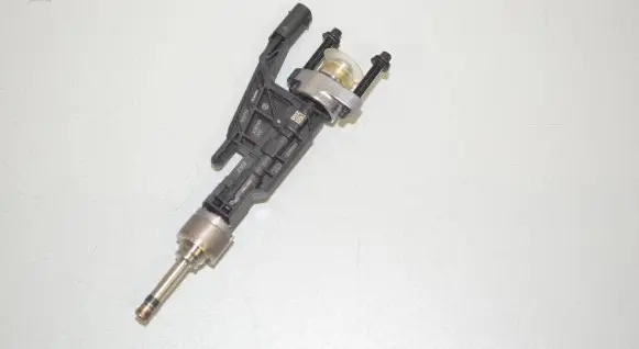 BMW X1 F48 F49 Fuel injector 8656548 13538656548