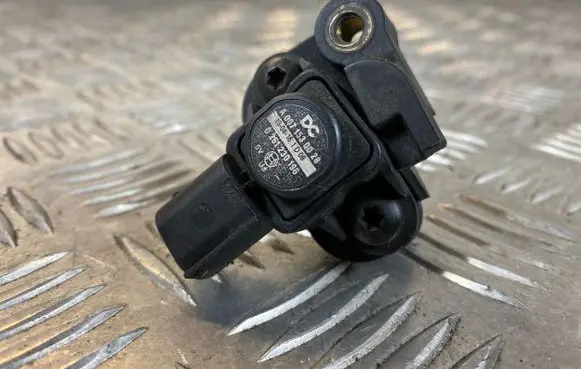 Mercedes-Benz SLK R172 Air pressure sensor A0071530028 0261230196 A6511530041