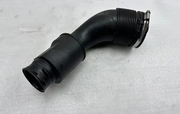 Audi A8 S8 D4 4H Air intake hose/pipe 4H0129615E 4H0129615