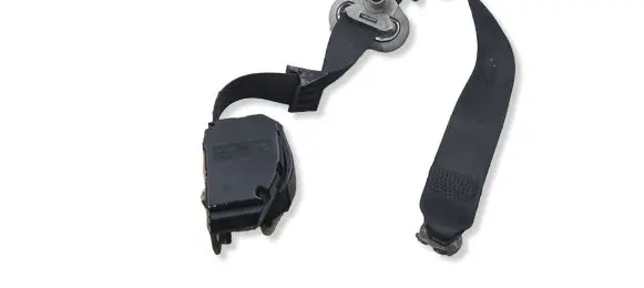 Volkswagen Golf IV Rear seatbelt 