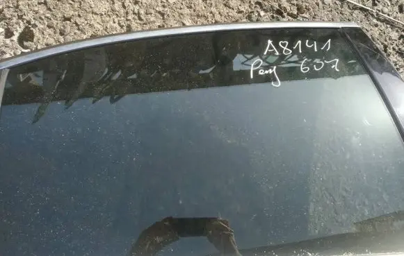 Peugeot 607 Rear door window glass