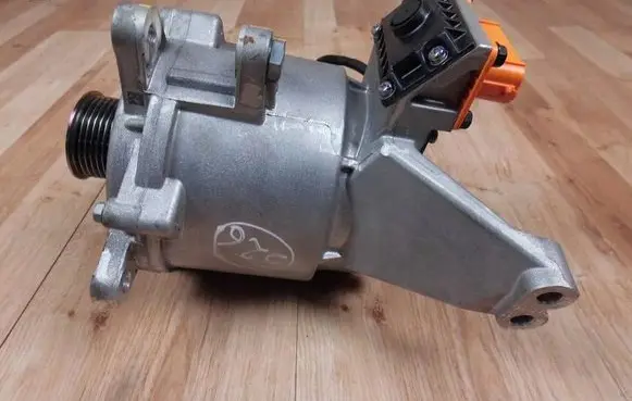 Hyundai Tucson IV NX4 Generator/alternator 373902M900