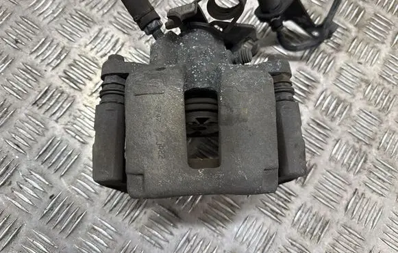 Ford Explorer V Rear brake caliper BB532C338BA EG1Z2552C EG1Z2552B