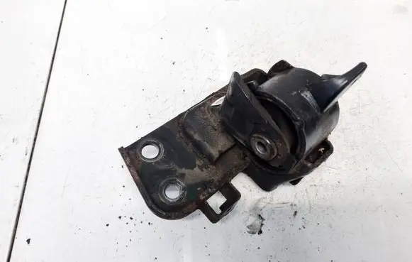 Toyota Auris 150 Engine mount bracket