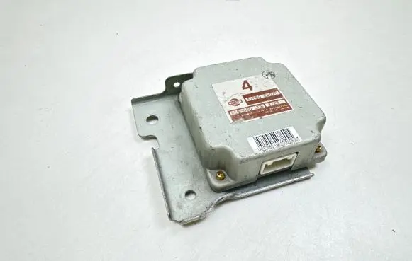 Nissan X-Trail T30 Torque split ecu control unit/module 41650EQ070 A68000U06