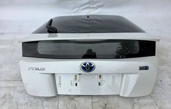 Toyota Prius (XW50) Truck tailgate 