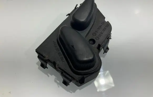 Mercedes-Benz E W211 Seat control switch 2108213851 03463815 A2108213851