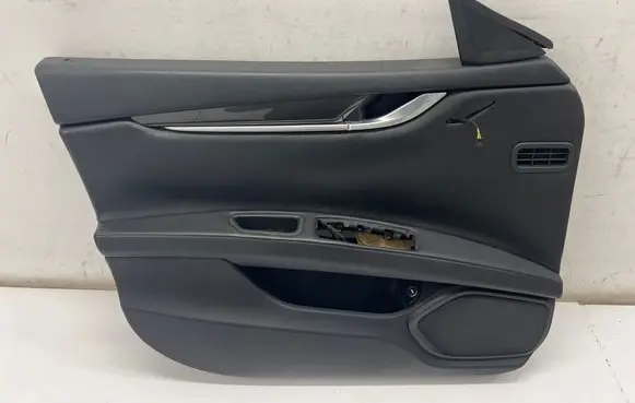 Maserati Ghibli Front door card panel trim 105804212C