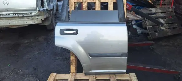 Nissan X-Trail T30 Rear door 