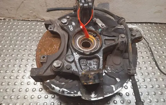 Front wheel hub spindle knuckle