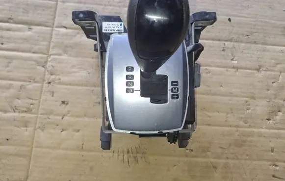 Gear shifter/selector