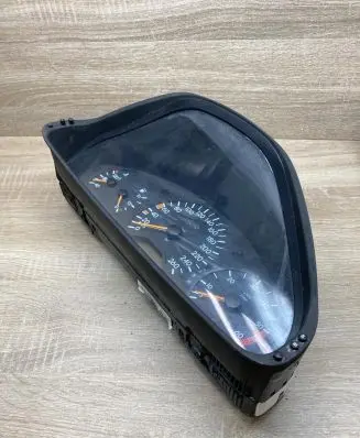 Mercedes-Benz E W210 Speedometer (instrument cluster) 2105403348 84570285