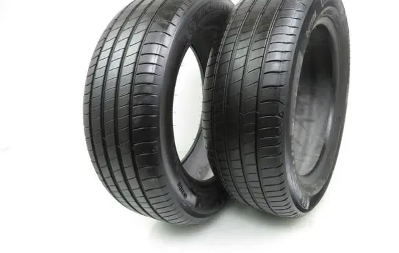 Volkswagen Golf V R16 summer tire 